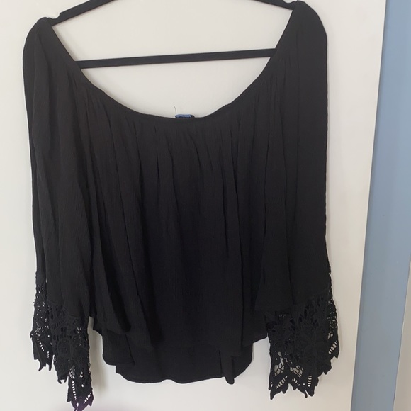 Black off the shoulder cotton Top - Picture 5 of 5